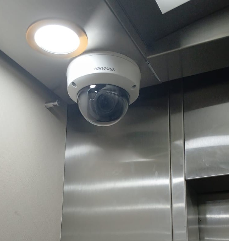 Cámara instalada por 3STECH en un ascensor